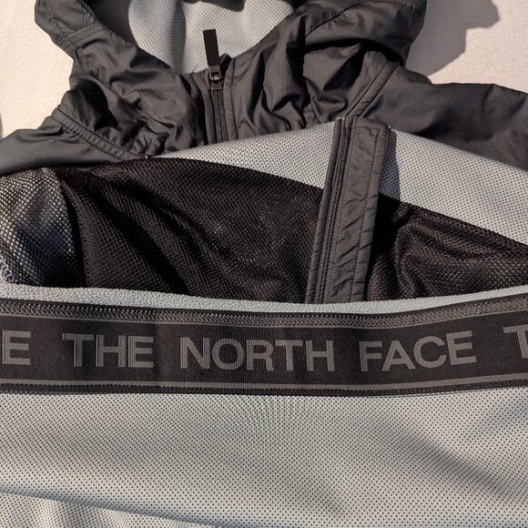 The North Face Essential Hooded Performance Jacket - Picture 9 of 13